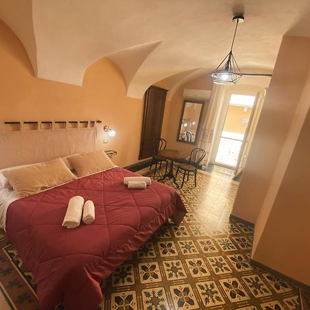 Tra I Due Ponti Hotel Bosa Luaran gambar