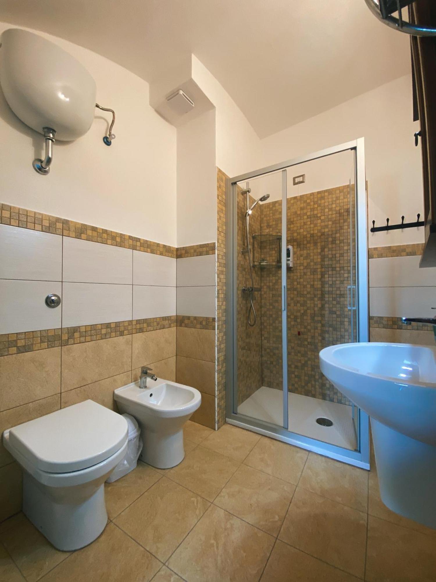 Tra I Due Ponti Hotel Bosa Luaran gambar