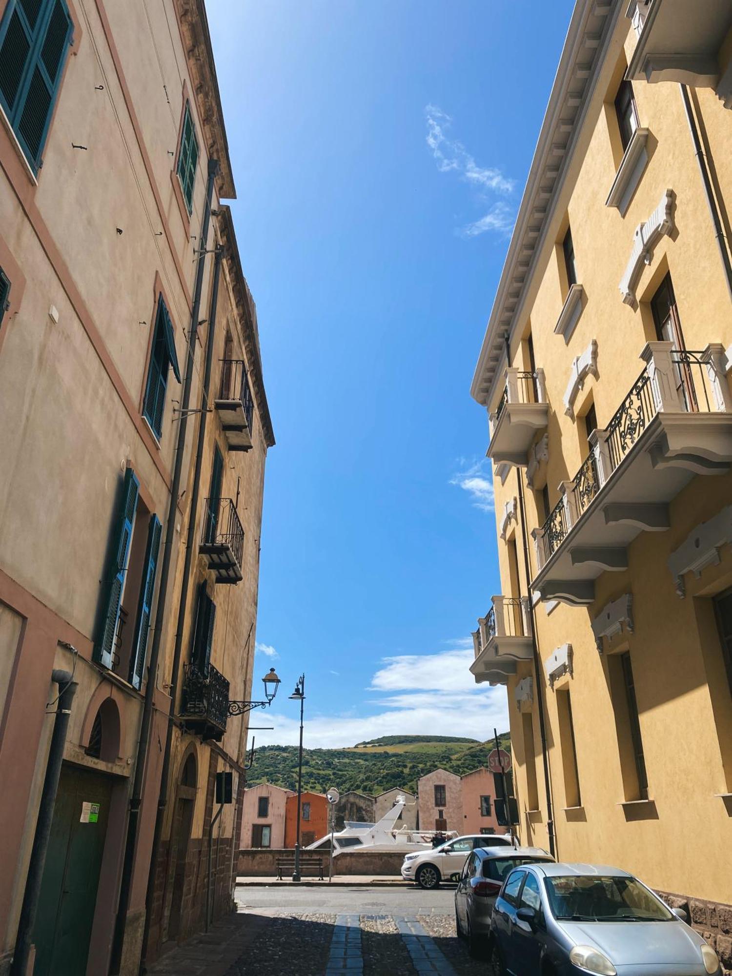 Tra I Due Ponti Hotel Bosa Luaran gambar
