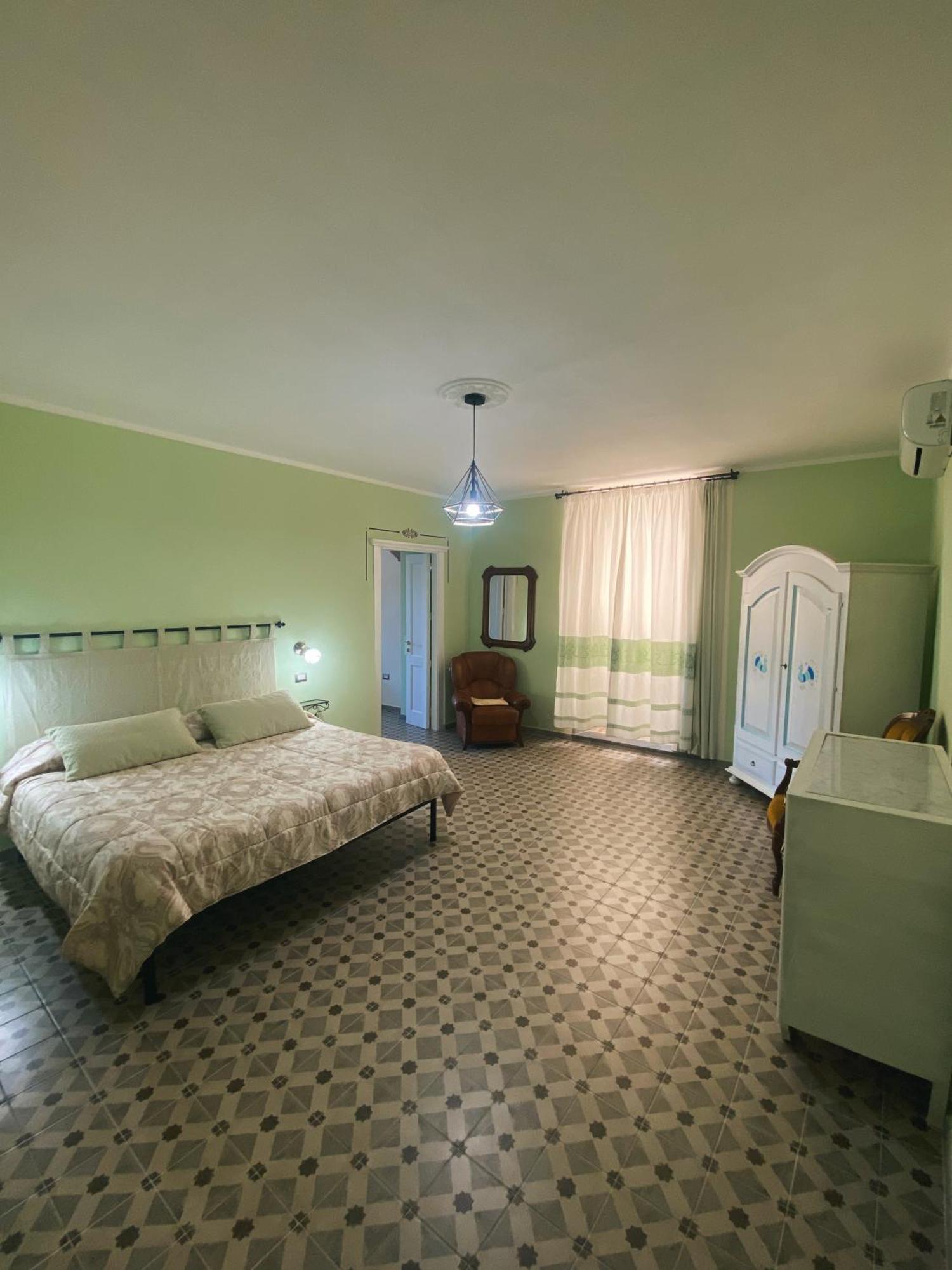 Tra I Due Ponti Hotel Bosa Luaran gambar