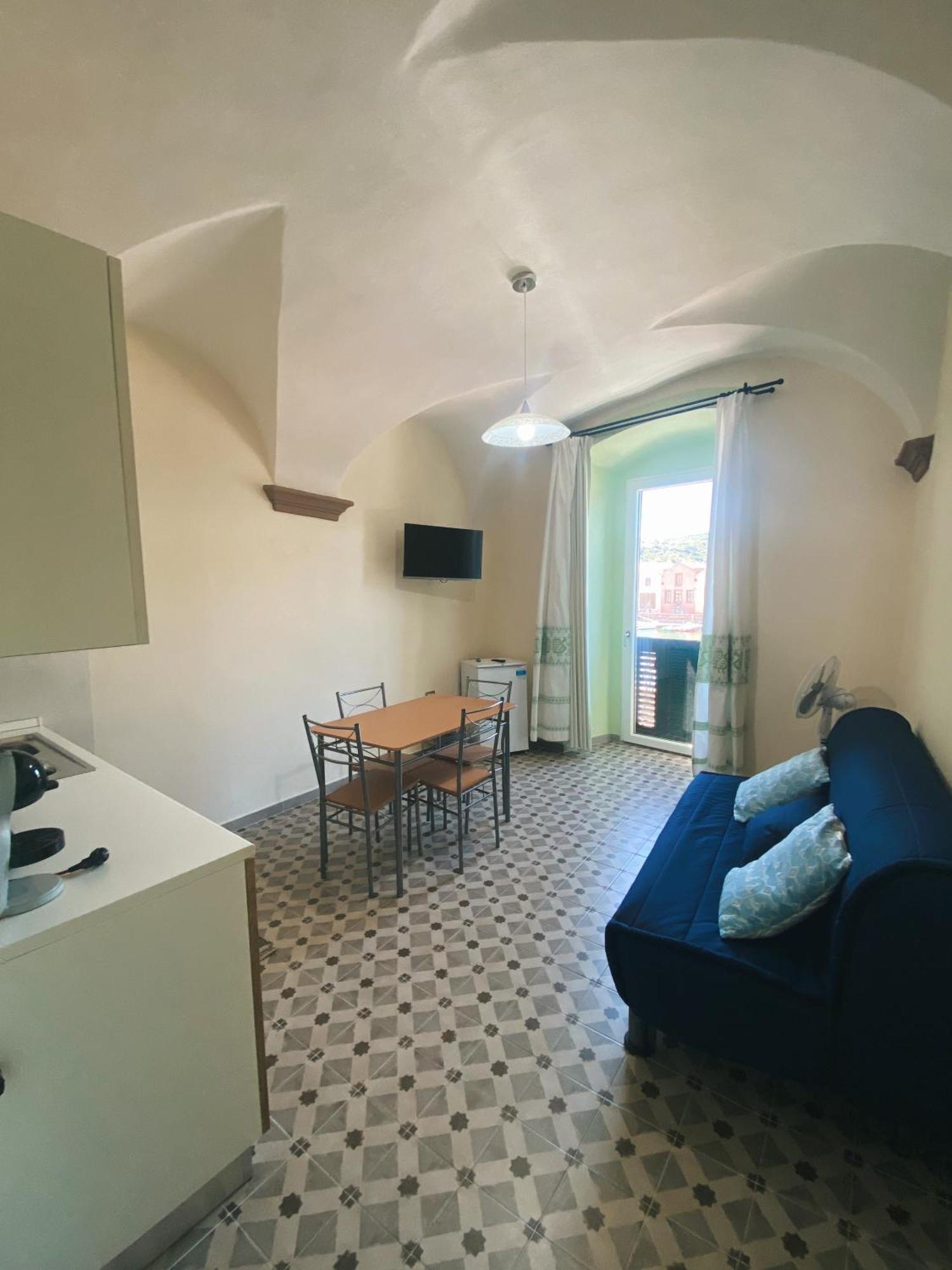 Tra I Due Ponti Hotel Bosa Luaran gambar