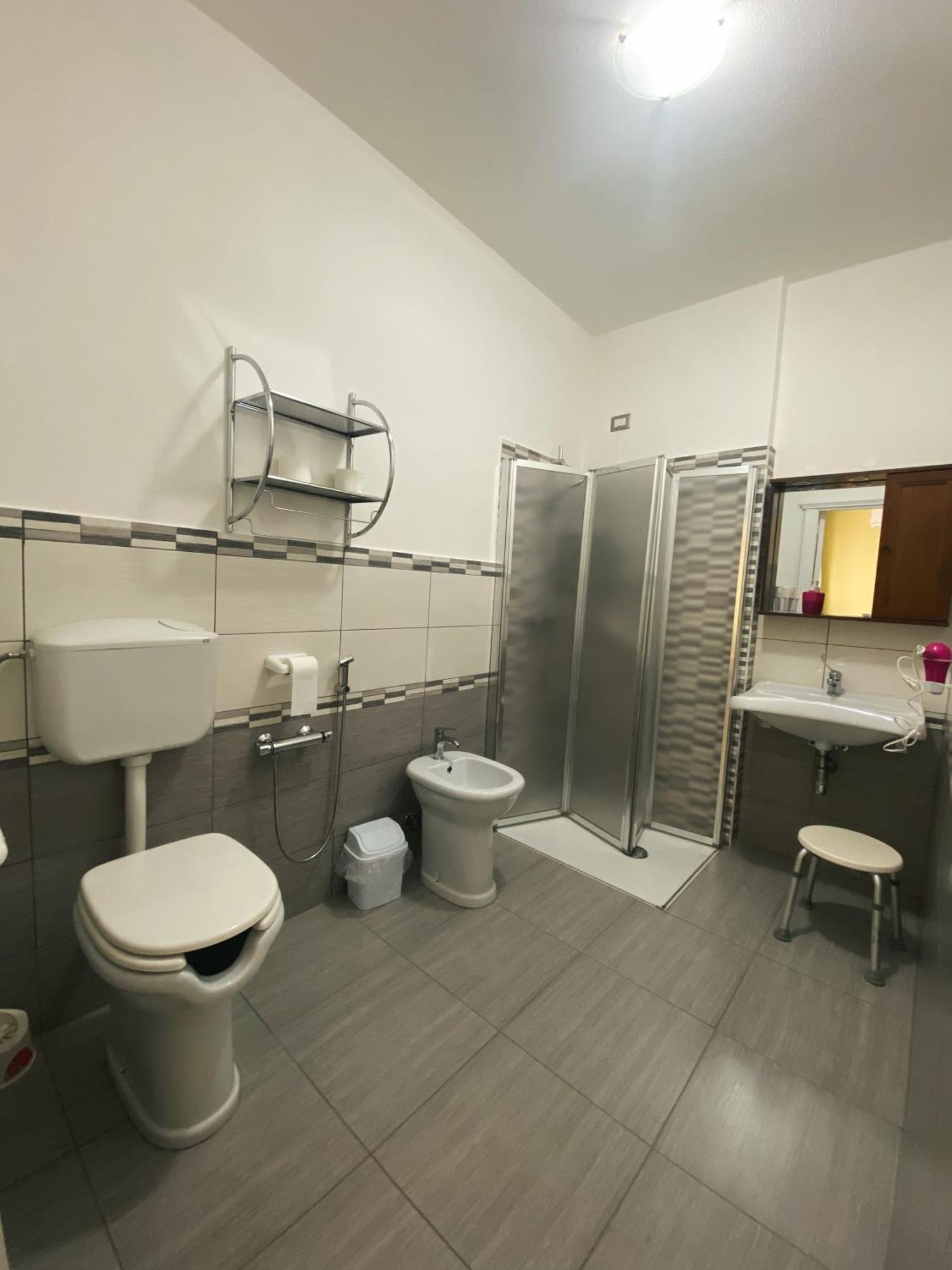 Tra I Due Ponti Hotel Bosa Luaran gambar