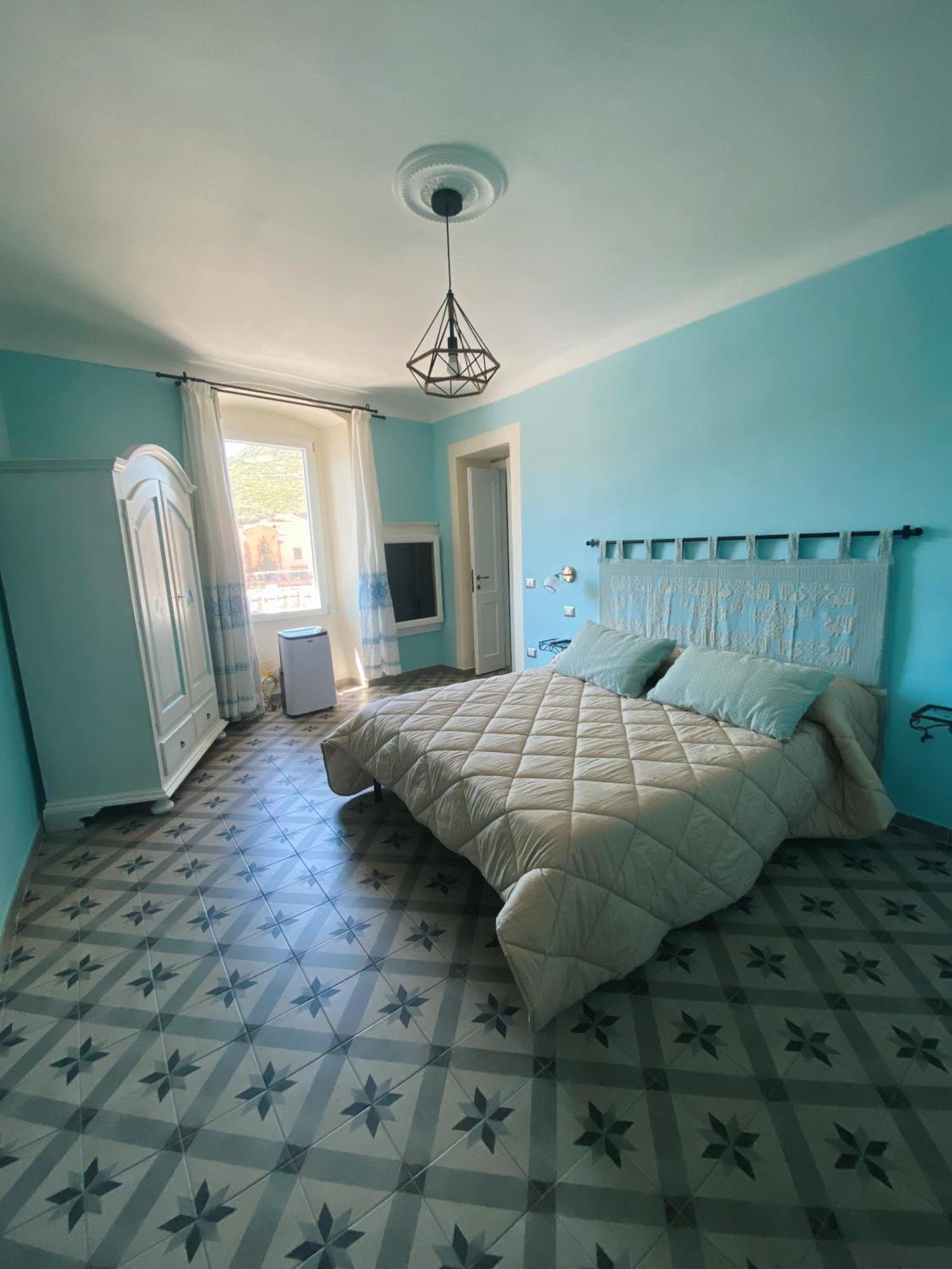 Tra I Due Ponti Hotel Bosa Luaran gambar