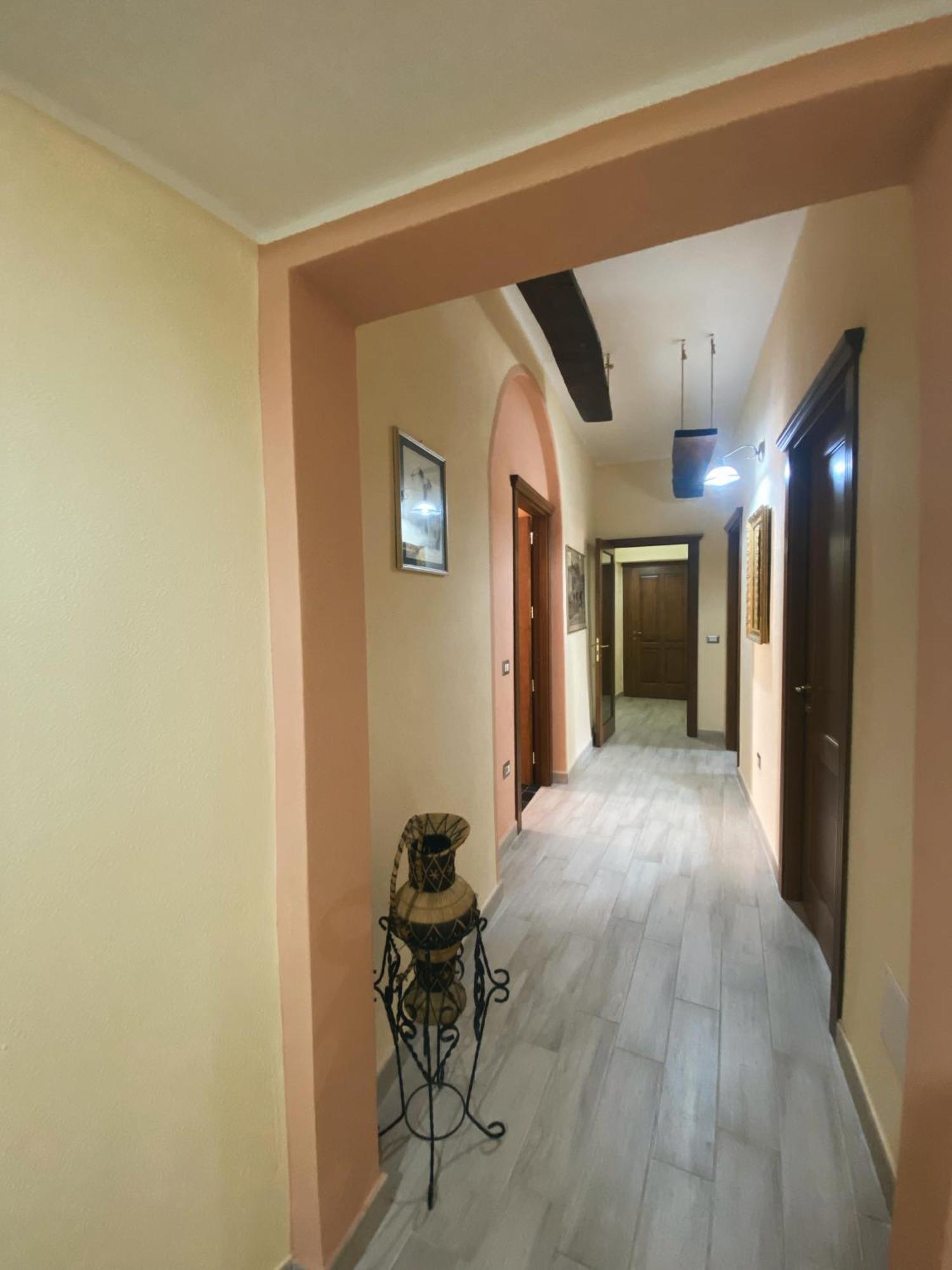 Tra I Due Ponti Hotel Bosa Luaran gambar