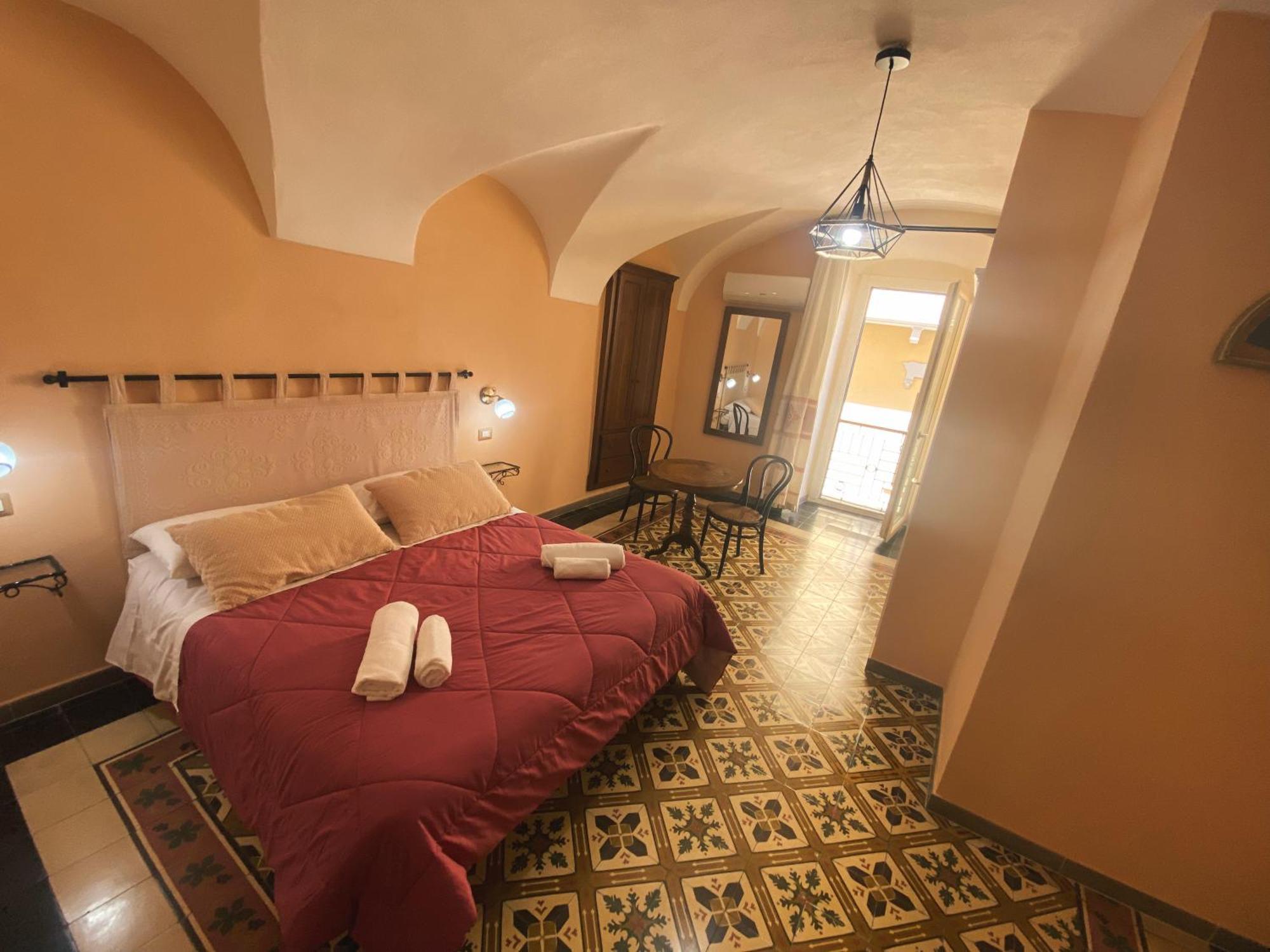 Tra I Due Ponti Hotel Bosa Luaran gambar