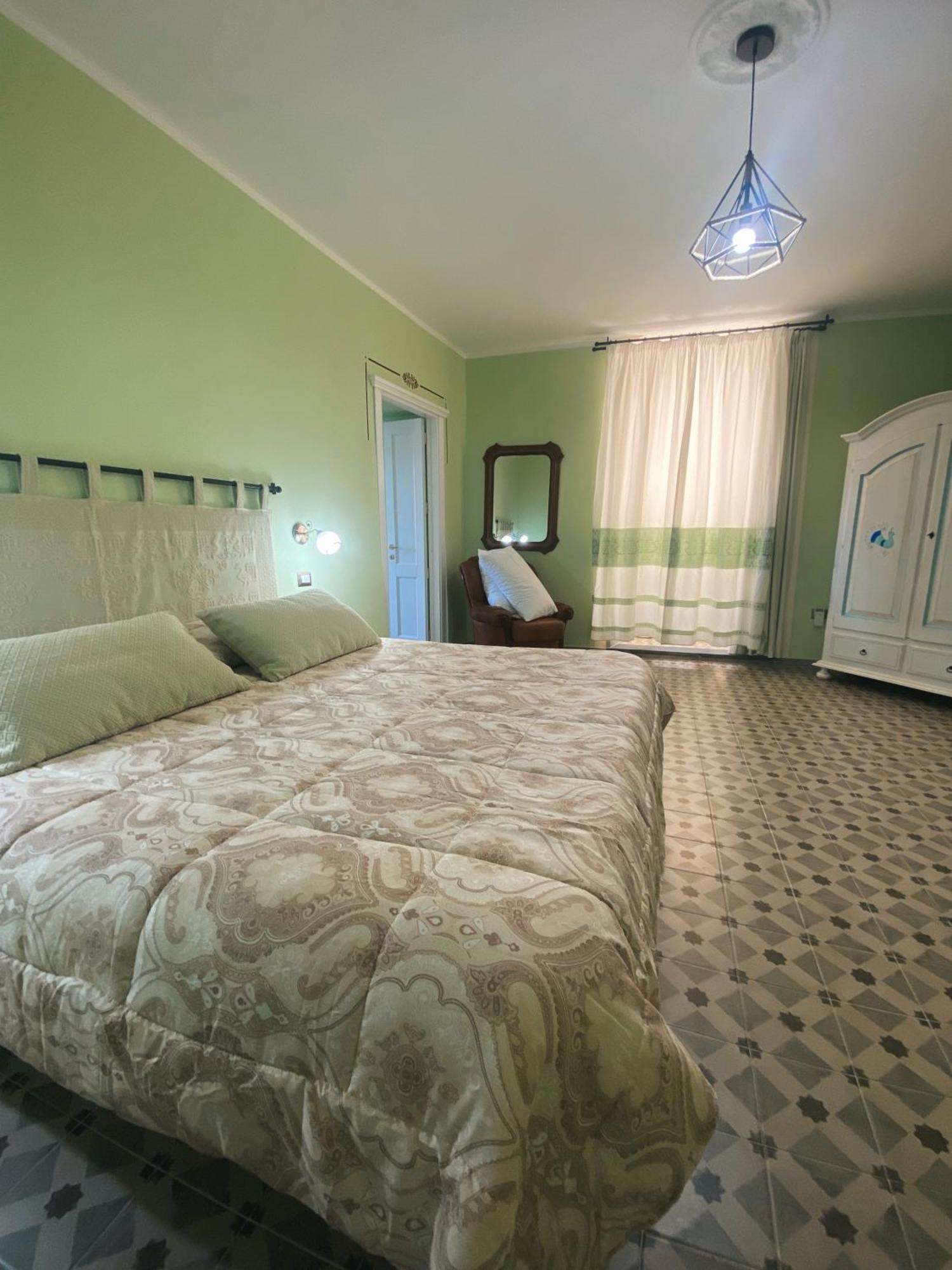 Tra I Due Ponti Hotel Bosa Luaran gambar