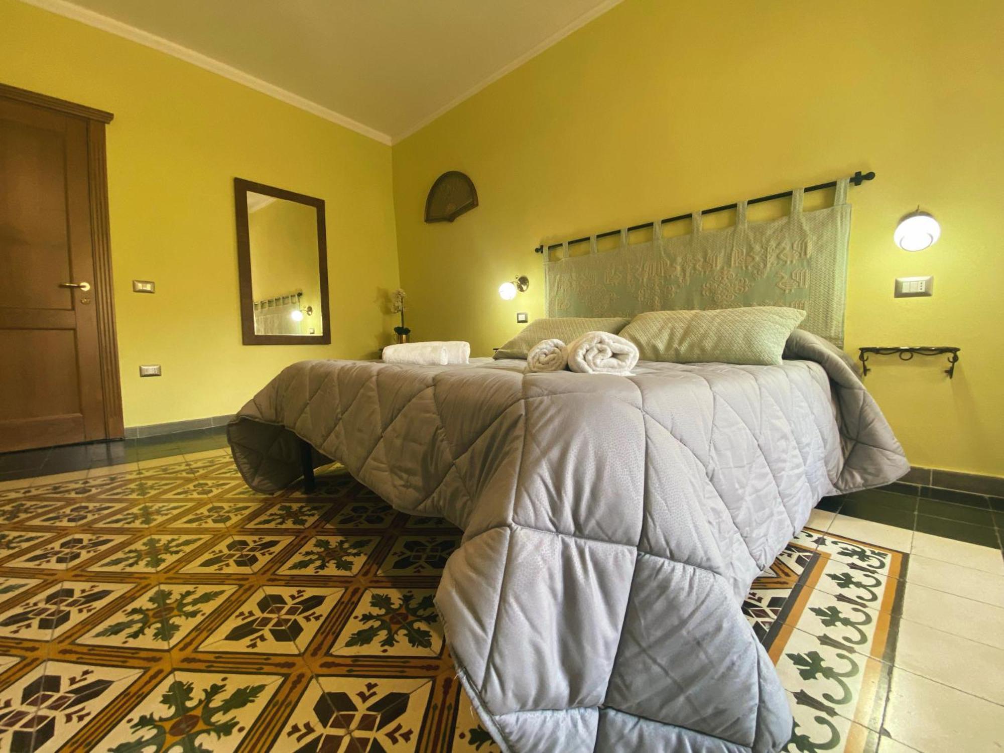 Tra I Due Ponti Hotel Bosa Luaran gambar