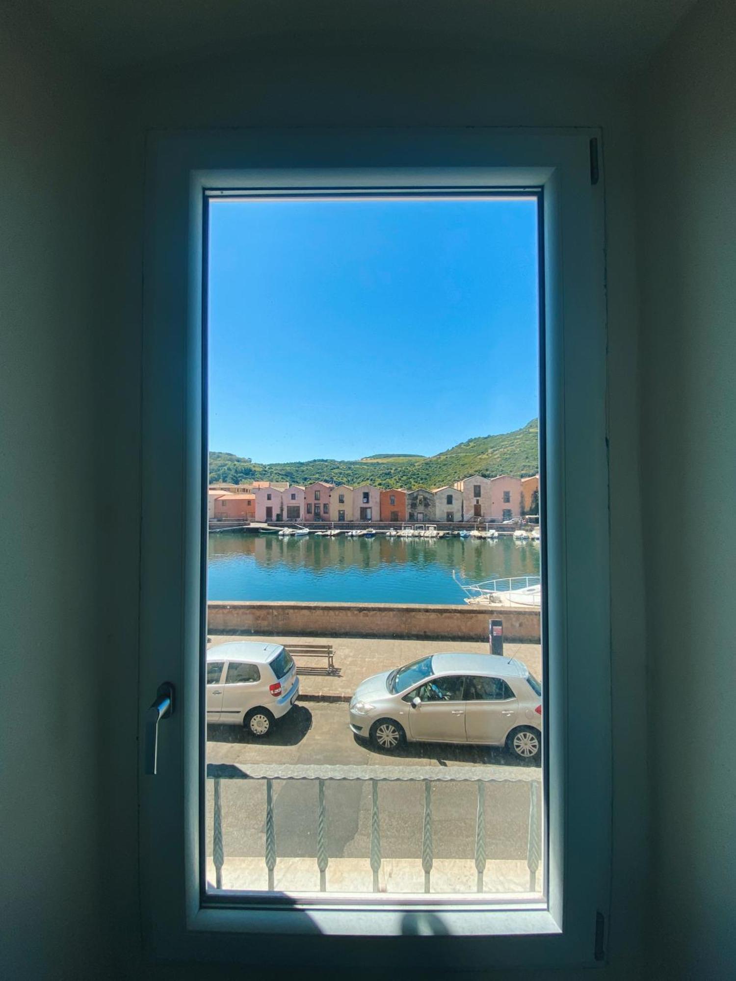 Tra I Due Ponti Hotel Bosa Luaran gambar
