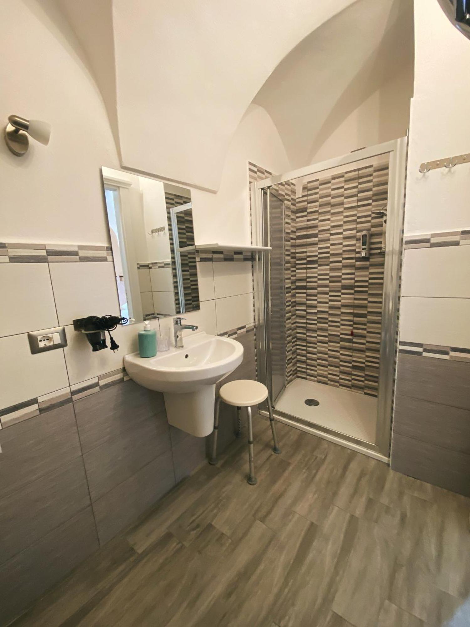Tra I Due Ponti Hotel Bosa Luaran gambar