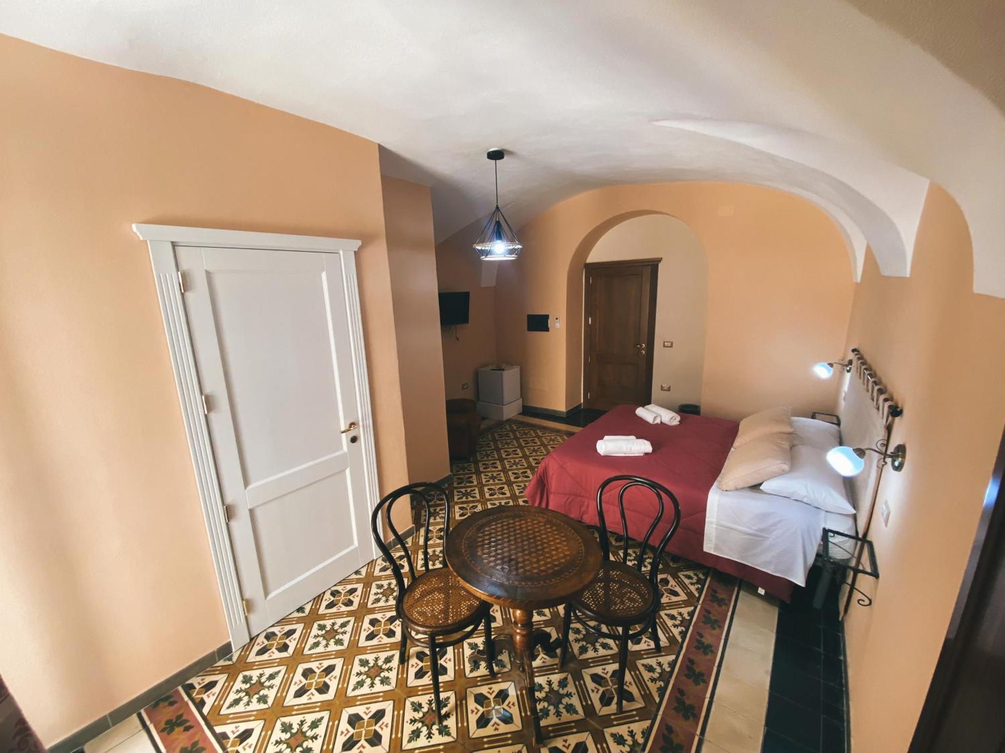Tra I Due Ponti Hotel Bosa Luaran gambar