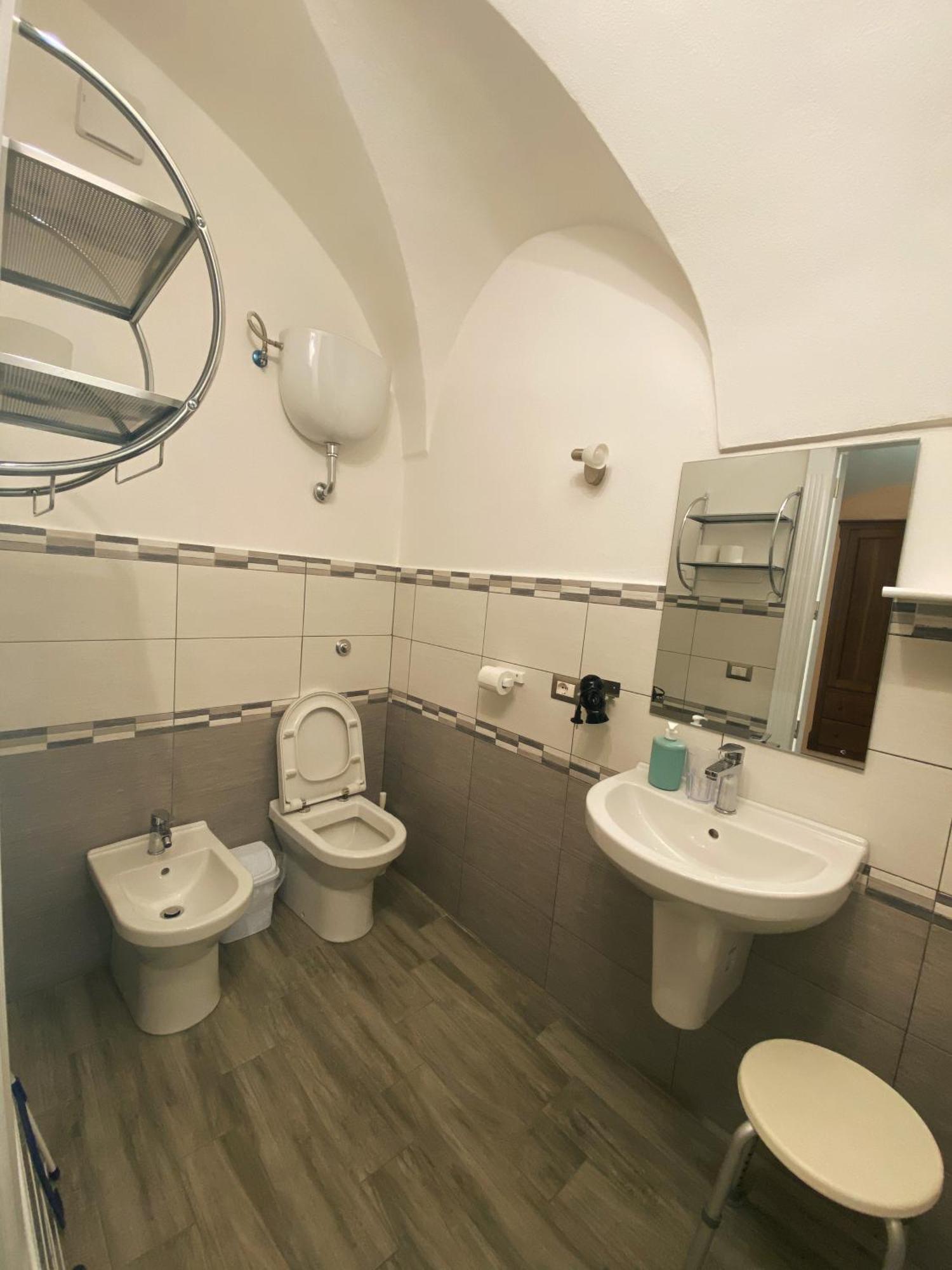Tra I Due Ponti Hotel Bosa Luaran gambar